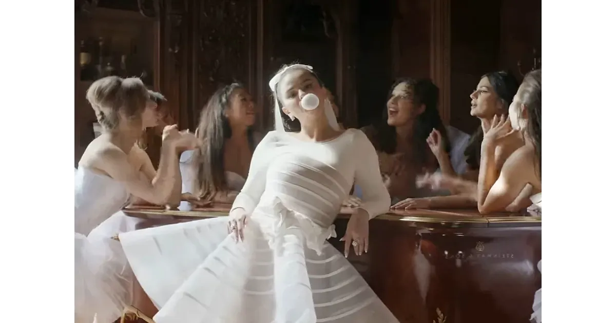 Селена Гомес снялась в свадебном платье в клипе Love On